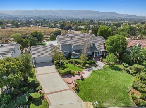 22016 Parvin Dr, Santa Clarita, CA 91350-3005
