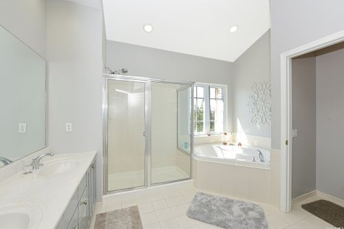 50 Pinehurst Dr, Mount Sinai NY  11766-3421 exterior