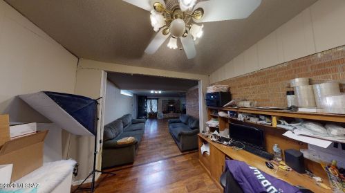 4561 Jay Ave, Tucson AZ 85705-2123 exterior