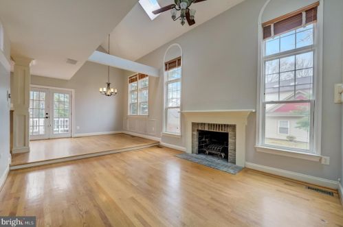 3517 Soffit Pl, Woodbridge VA  22192-5213 exterior