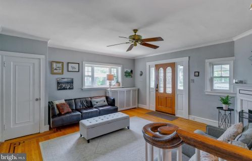 2922 Mapleshade Rd, Ardmore PA  19003-1821 exterior