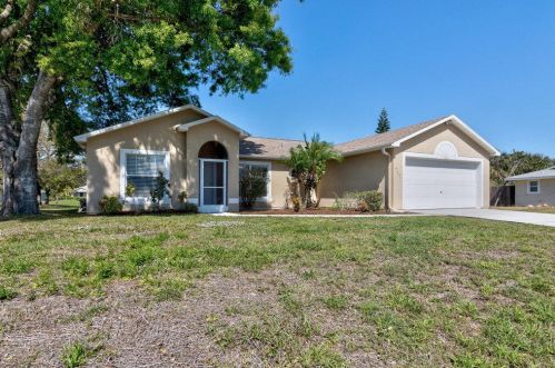 717 Tulip Dr, Sebastian, FL 32958-5437
