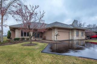 1219 Sweetbriar Ln, Chenequa, WI 53029-8635