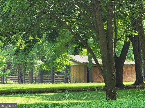 13501 Highland Farms Ct, Nokesville VA  20181-2811 exterior