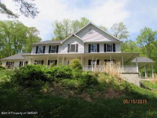 1301 Meeker Rd, Dallas, PA 18612-2814