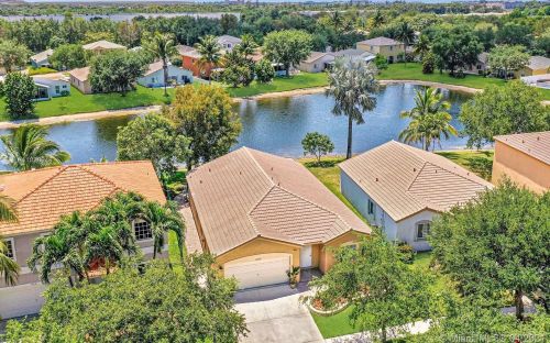 10446 24th St, Hollywood, FL 33025-3991