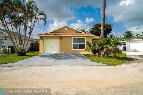 10100 Boynton Pl Cir, Boynton Beach FL  33437-2612 exterior