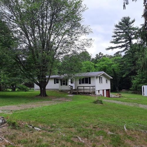 75 Fair Oaks Rd, Middletown, NY 10940-6278