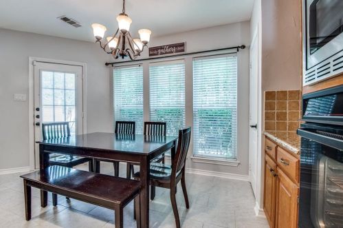 2104 Stevenson Ln, Lewisville TX  75028-3739 exterior