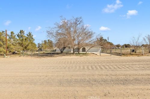 13615 Pacoima Rd, Victorville, CA 92392-2660