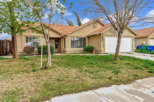 1888 Sonoma Ave, Los Banos, CA 93635-5376