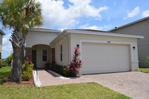 725 Leonardo Cir, Fort Pierce FL  34986-4355 exterior