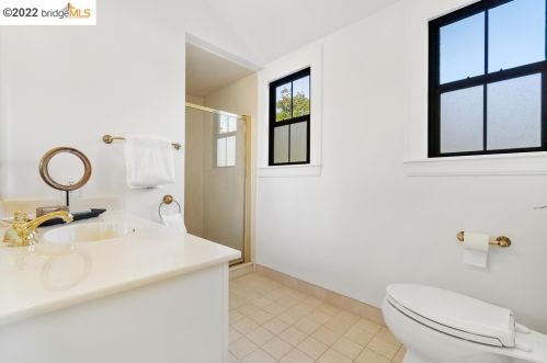 35 Craig Ave, Oakland CA  94611-3701 exterior