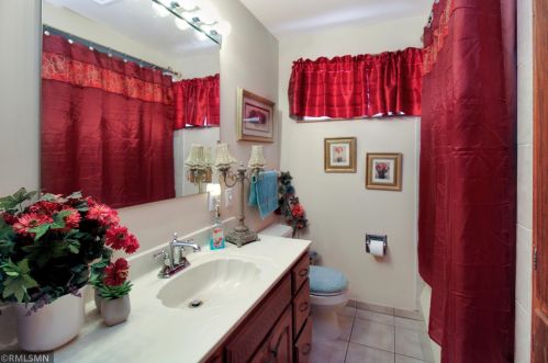 504 1st St, Montgomery MN 56069-1608 exterior