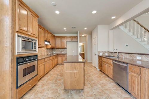 3604 Leanne Dr, Lewisville TX  75022-0962 exterior