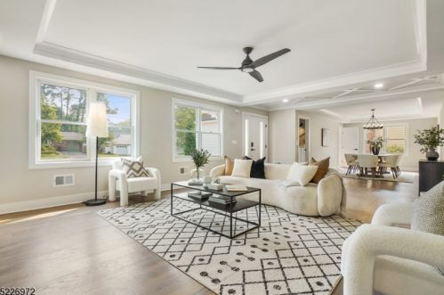 6 Warwick Cir, Springfield NJ  07081-2244 exterior