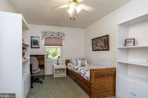 106 Claremont Dr, Lansdale PA 19446-6359 exterior