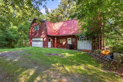 664 Duff Rd, Sewickley, PA 15143-9557
