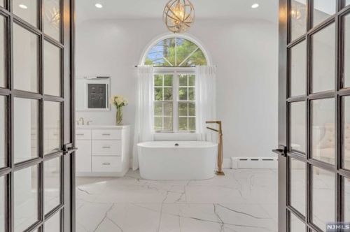 32 Brandywine Pl, Oakland NJ  07436-2321 exterior