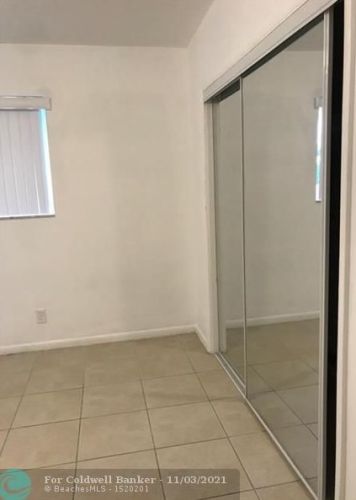 33 2nd Ave, Dania Beach FL  33004-4806 exterior