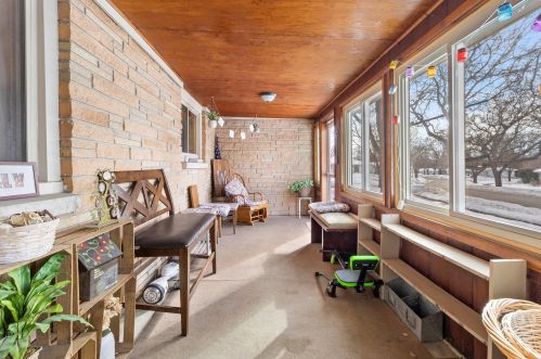 233 Hine Ave, Waukesha, WI 53188-4943