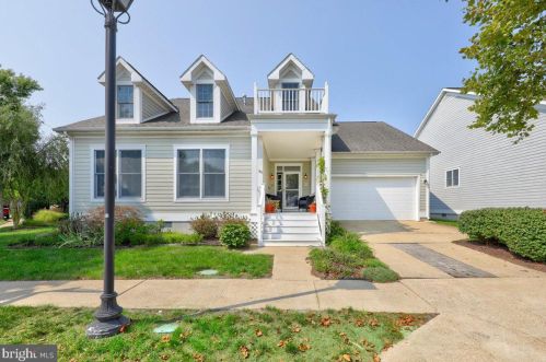 48 Sycamore St, Millville, DE 19970-3217
