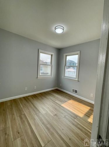 201 Campbell St, Woodbridge NJ  07095-2305 exterior