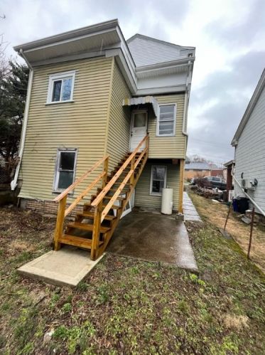 122 Abner Ave, Pittsburgh, PA 15210-3202