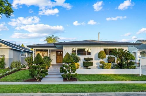 2518 Ostrom Ave, Long Beach, CA 90815-2422