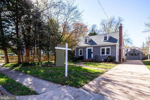 2804 Greenway Blvd, Falls Church, VA 22042-2029