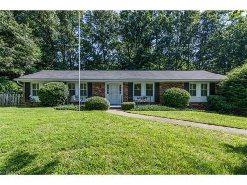 14 Brushwood Rd, Asheville, NC 28804-1107