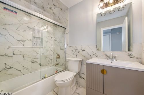 14 Ironwood Way, West Paterson NJ  07424-2019 exterior