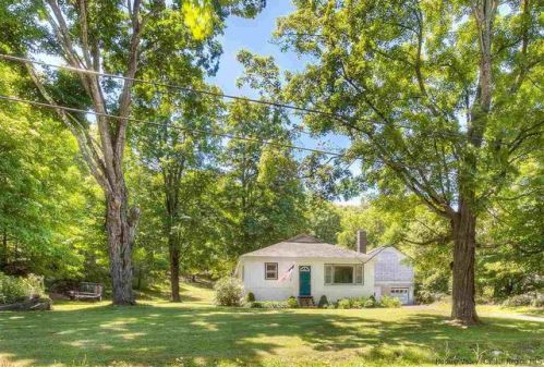 401 Crescent Ave, Highland, NY 12528-2430