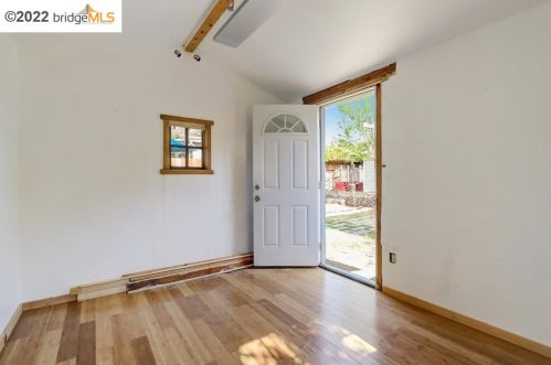 3963 Altamont Ave, Oakland CA 94605-2602 exterior