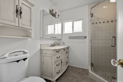 3637 Fairesta St, Glendale CA 91214-1804 exterior