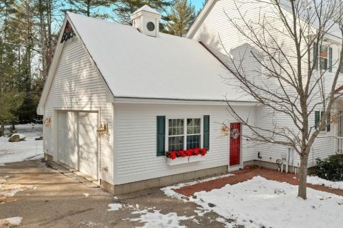402 Bay Rd, Lee, NH 03824-3433