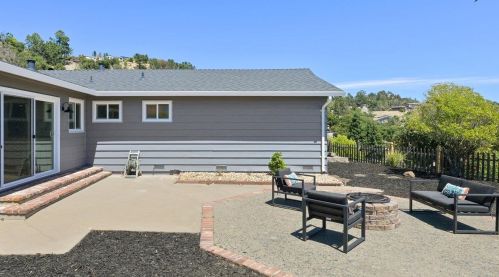 569 Crestmont Dr, Oakland CA 94619-2300 exterior