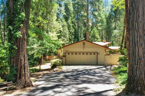 13903 Meadow View Dr, Grass Valley, CA 95945-9007