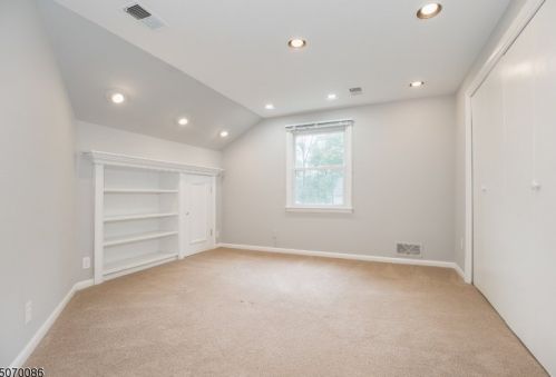 16 Normandy Blvd, Morristown NJ  07960-5731 exterior