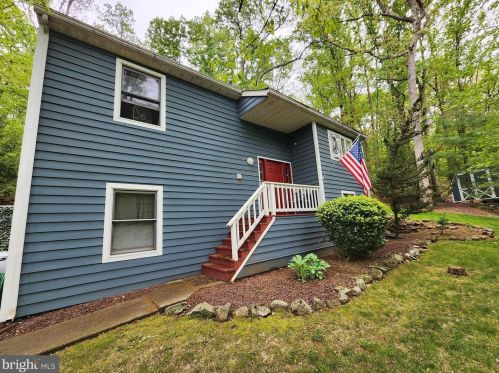 920 Red Mill Rd, Etters, PA 17319-9639
