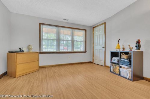 34 Wyoming Dr, Jackson Twp NJ  08527-1544 exterior