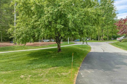 17 Atherton Ln, Amherst NH  03031-3064 exterior