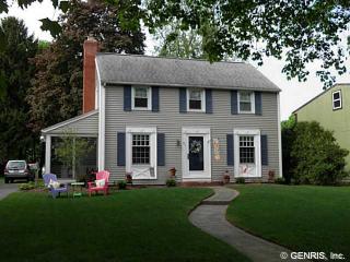 27 Thorncliffe Dr, Rochester, NY 14617-5627