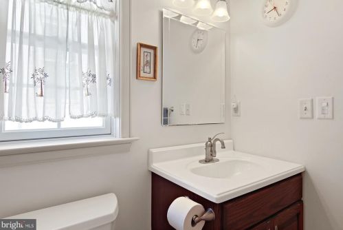 30 Main St, Camp Hill PA  17011-6326 exterior