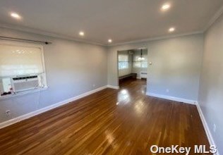 309 Ivy Ave, Westbury NY  11590-1938 exterior