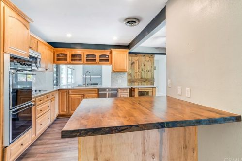 856 Sunset Dr, Redlands CA  92373-6938 exterior