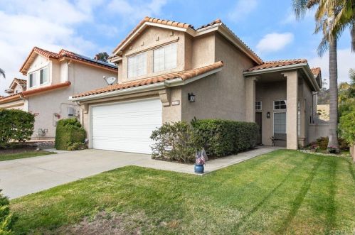 1482 Oakcreek Ln, Vista, CA 92081-8733