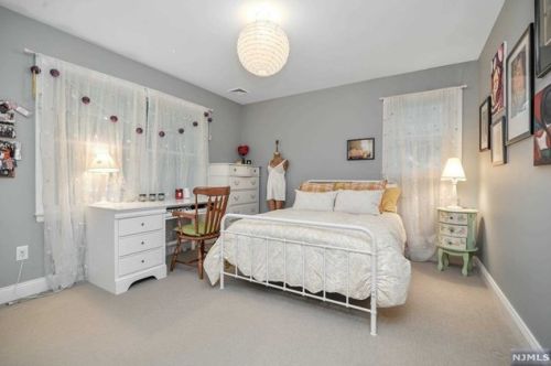 11 Cherokee Trl, Oakland NJ  07436-3011 exterior