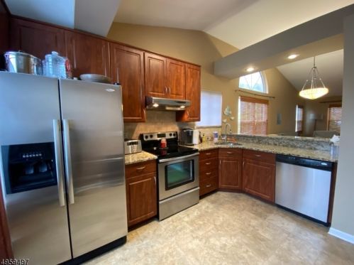 417 Cardinal Ln, Bedminster NJ  07921-1913 exterior