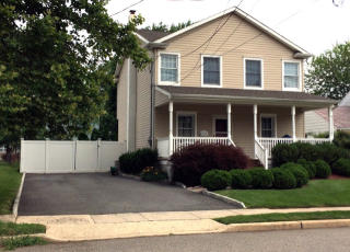 14 Forrest St, Metuchen, NJ 08840-1214